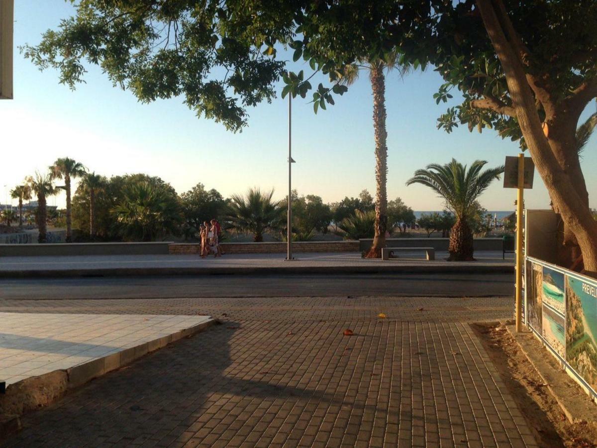 Korona Beach Apartments II Rethymno Esterno foto